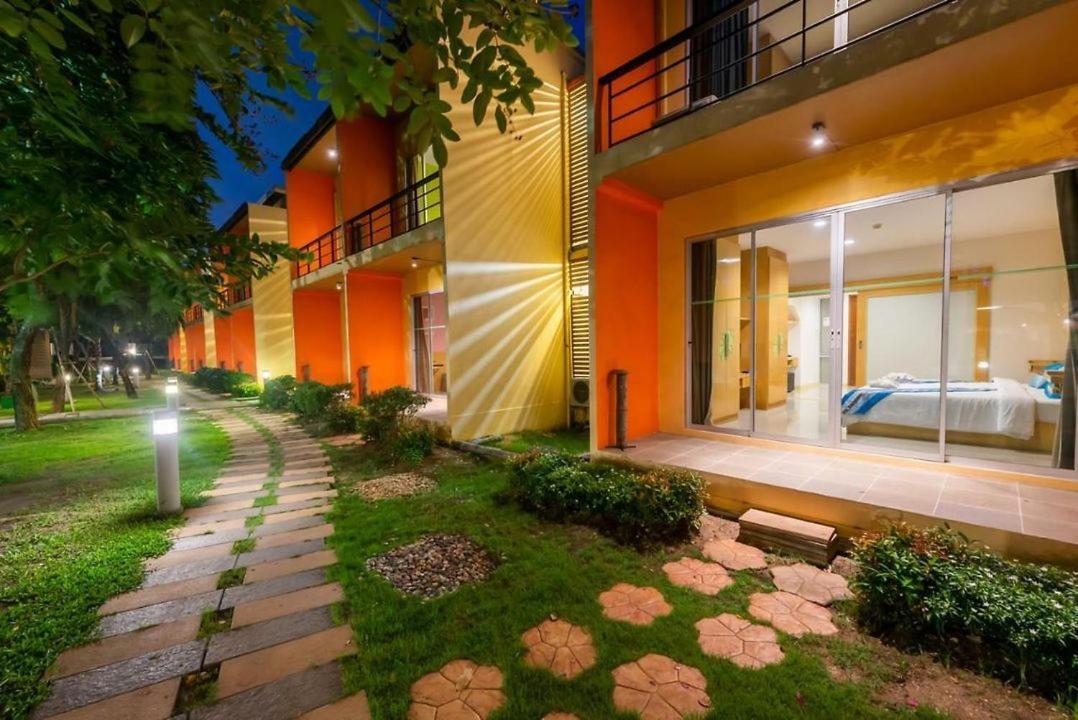 Bangkok.Grand.Resort Bang Bo Luaran gambar