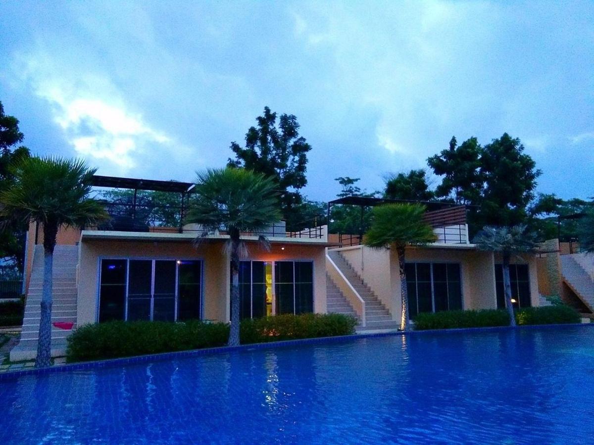 Bangkok.Grand.Resort Bang Bo Luaran gambar